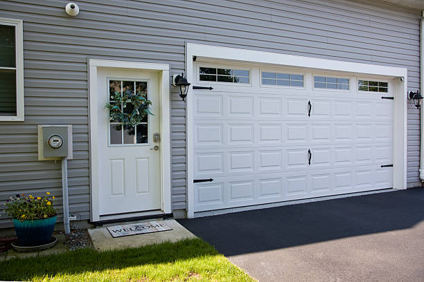 24/7 Emergency Garage Door Panel Replacement experts in Clark County County, MO